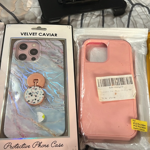 iPhone 13 Pro Max cases - Picture 3 of 8